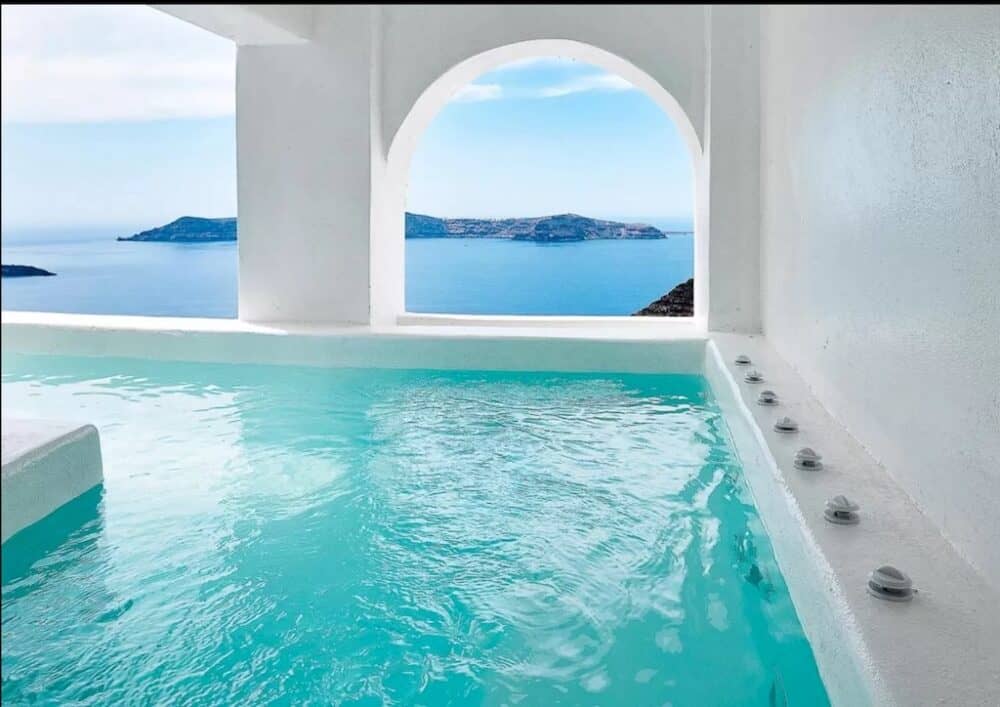 Private swimming pool Santorini