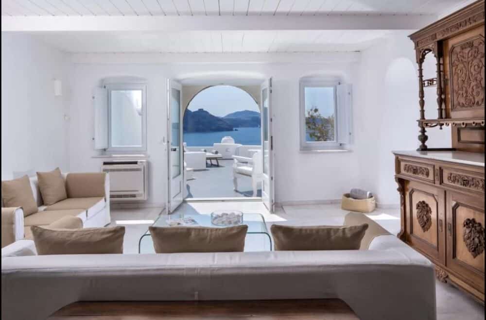 Hotel for couples in Santorini