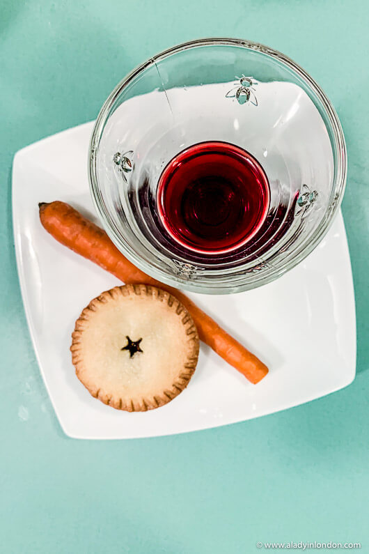 Mulled Wine and Traditional British Christmas Food