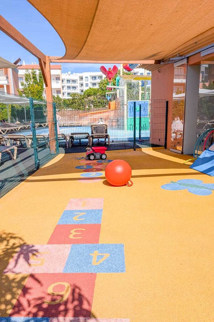 kids club outside